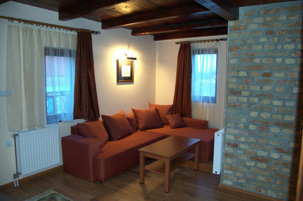 Guest House Prenociste Piccolina Sombor Exterior foto