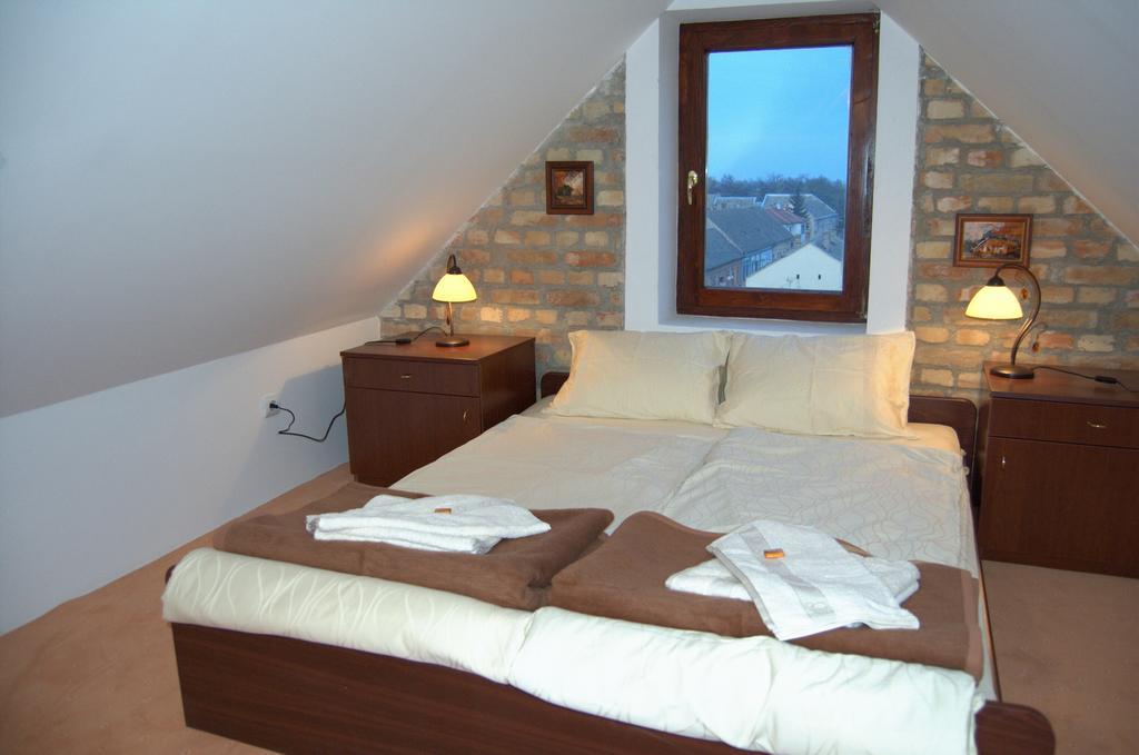 Guest House Prenociste Piccolina Sombor Exterior foto